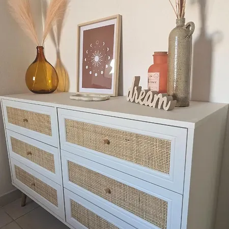 Joli Rez De Jardin Piscine * Aigues-Mortes