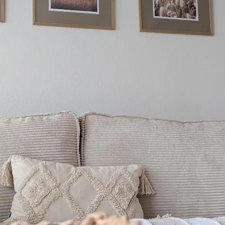 Joli Rez De Jardin Piscine *